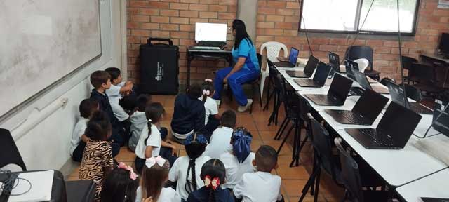 Compromiso con la inclusión digital en Colombia