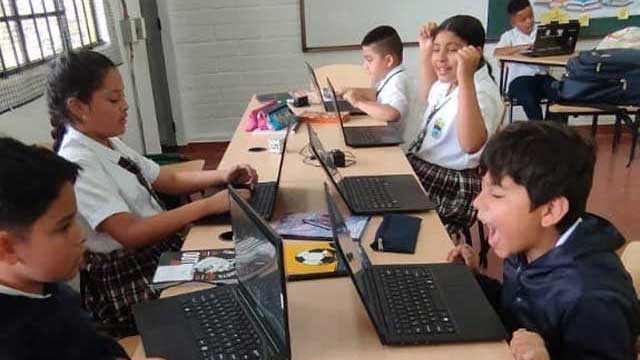 Escuela de Comunicación TIC