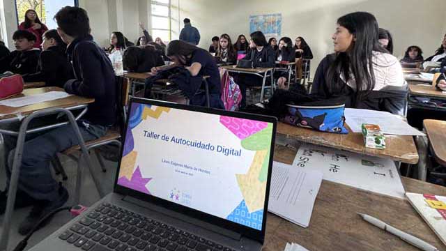 Promoviendo la igualdad de oportunidades a través del acceso y uso sostenible de la tecnología.