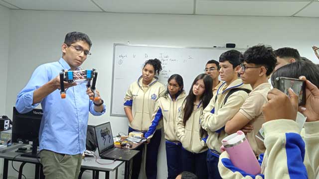 Formación en competencias digitales en centros educativos